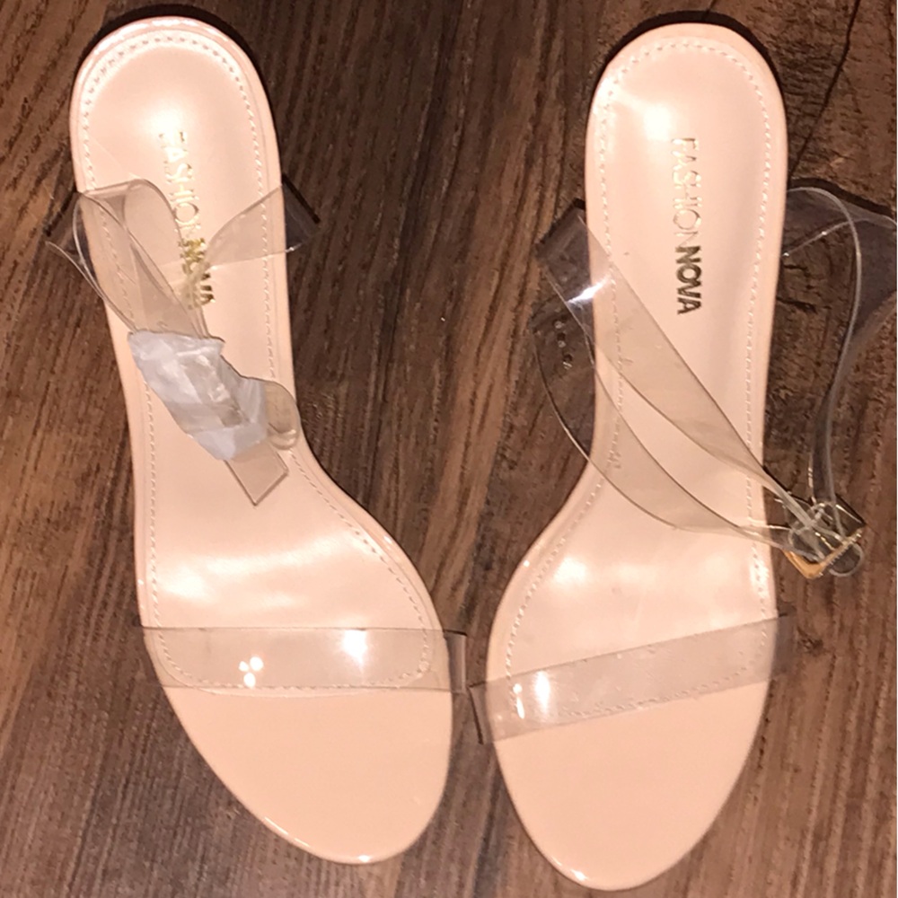 Beautiful BRAND NEW CINDERELLA SHOES SIZE 8 clear Strap Block Heel Sandals - Picture 11 of 13